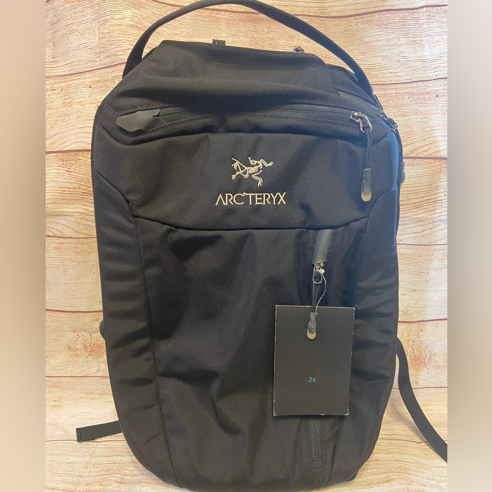 Arc'Teryx Blade 24 Black Padded Backpack Laptop Daypack